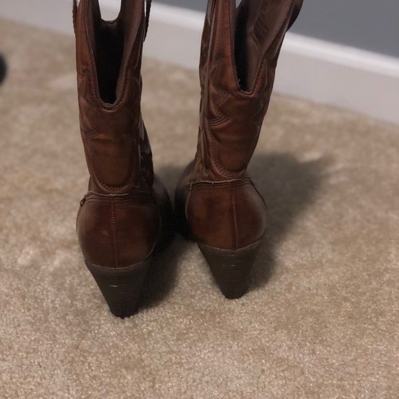 Brown cowgirl boots - Picture 2 of 5